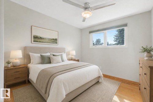 8608 152A Avenue Nw, Edmonton, AB - Indoor Photo Showing Bedroom