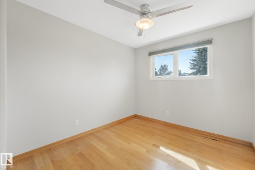 8608 152A Avenue Nw, Edmonton, AB - Indoor Photo Showing Other Room