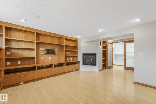 8608 152A Avenue Nw, Edmonton, AB - Indoor With Fireplace