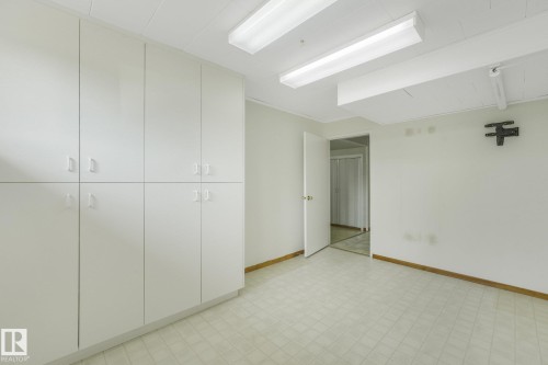 8608 152A Avenue Nw, Edmonton, AB - Indoor Photo Showing Other Room