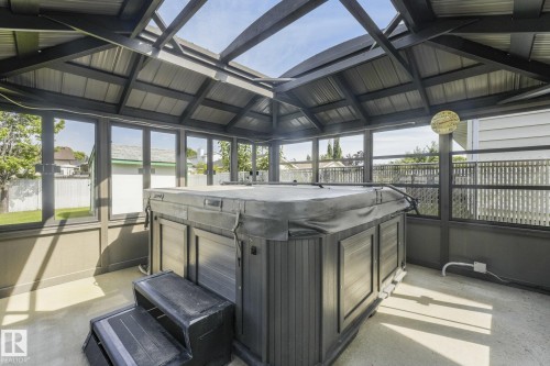 8608 152A Avenue Nw, Edmonton, AB - Outdoor With Exterior