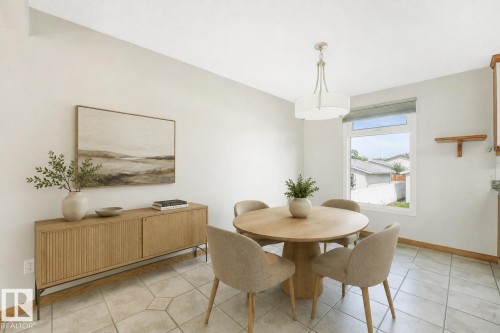 8608 152A Avenue Nw, Edmonton, AB - Indoor Photo Showing Dining Room