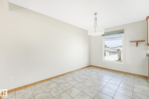 8608 152A Avenue Nw, Edmonton, AB - Indoor Photo Showing Other Room