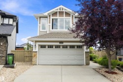 3922 AGAR Court SW  Edmonton, AB T6W 2G3