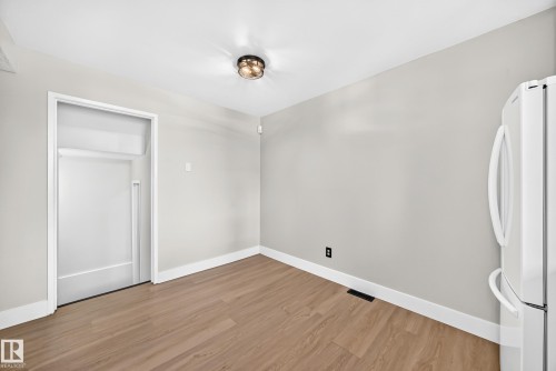 54 Woodvale Village Nw, Edmonton, AB - Indoor Photo Showing Other Room