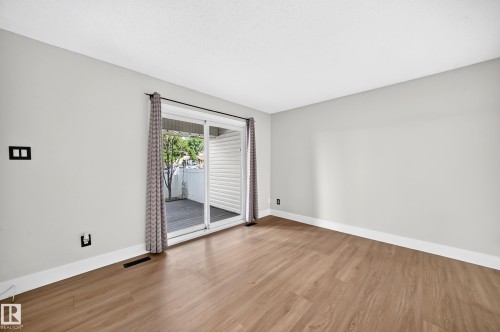 54 Woodvale Village Nw, Edmonton, AB - Indoor Photo Showing Other Room