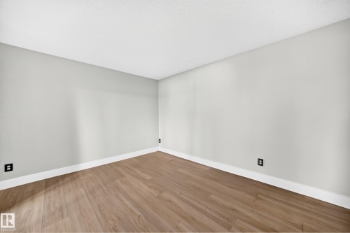 54 Woodvale Village Nw, Edmonton, AB - Indoor Photo Showing Other Room