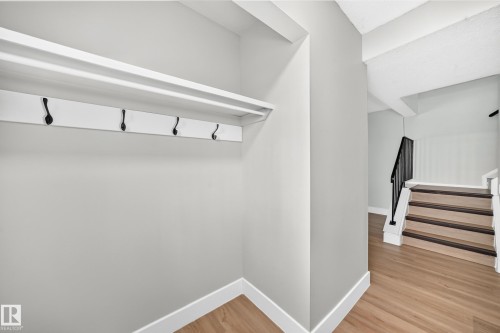 54 Woodvale Village Nw, Edmonton, AB - Indoor