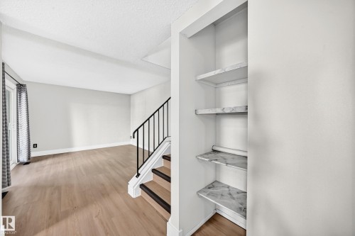 54 Woodvale Village Nw, Edmonton, AB - Indoor
