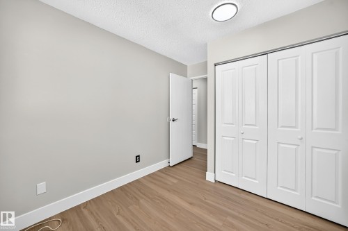54 Woodvale Village Nw, Edmonton, AB - Indoor Photo Showing Other Room