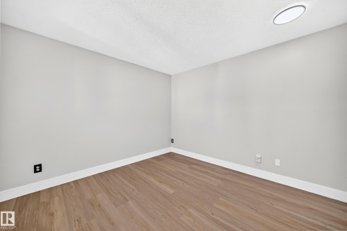 54 Woodvale Village Nw, Edmonton, AB - Indoor Photo Showing Other Room