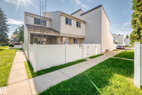 54 Woodvale Village Nw, Edmonton, AB - Outdoor