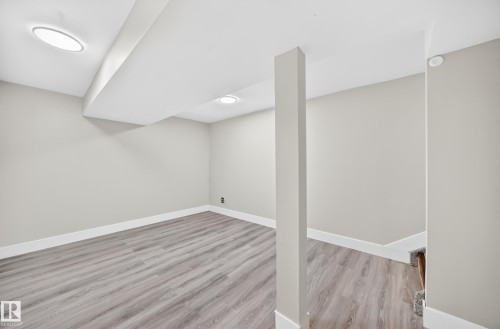 54 Woodvale Village Nw, Edmonton, AB - Indoor