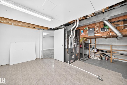 54 Woodvale Village Nw, Edmonton, AB - Indoor
