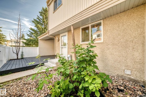 54 Woodvale Village Nw, Edmonton, AB - Outdoor
