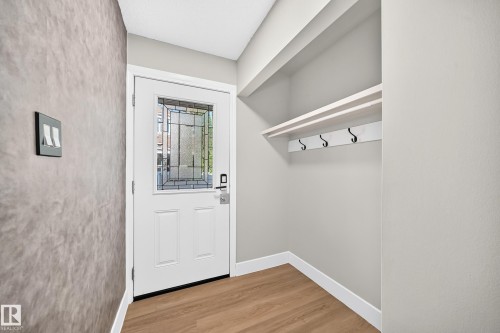 54 Woodvale Village Nw, Edmonton, AB - Indoor Photo Showing Other Room