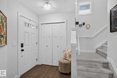 6642 Cardinal Road Sw, Edmonton, AB - Indoor Photo Showing Other Room