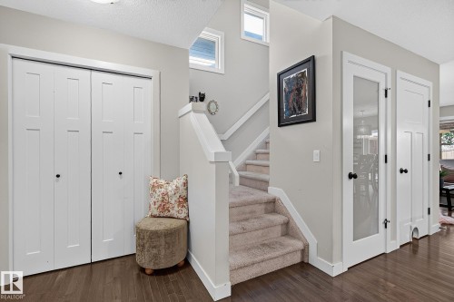 6642 Cardinal Road Sw, Edmonton, AB - Indoor Photo Showing Other Room