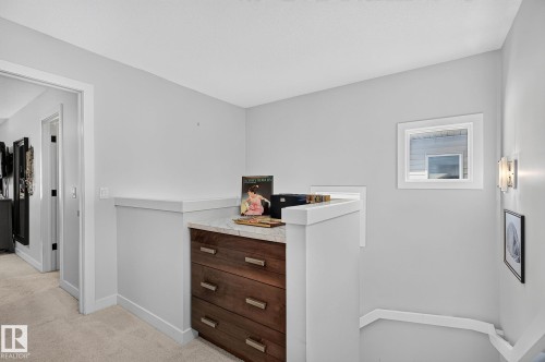 6642 Cardinal Road Sw, Edmonton, AB - Indoor Photo Showing Other Room