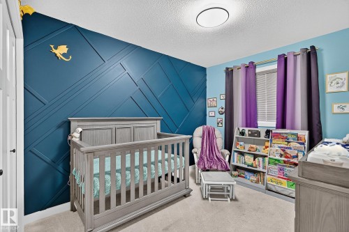 6642 Cardinal Road Sw, Edmonton, AB - Indoor Photo Showing Bedroom