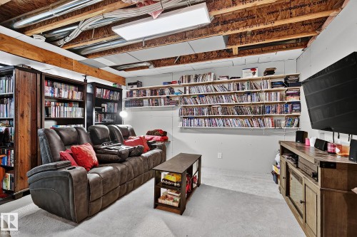 6642 Cardinal Road Sw, Edmonton, AB - Indoor