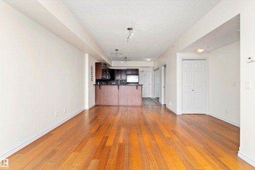 #702 10303 111 St Nw, Edmonton, AB - Indoor