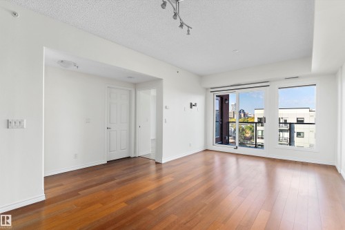 #702 10303 111 St Nw, Edmonton, AB - Indoor Photo Showing Other Room