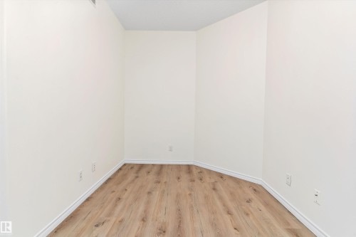#702 10303 111 St Nw, Edmonton, AB - Indoor Photo Showing Other Room