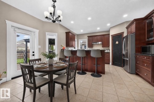 3006 Montrose Boulevard, Beaumont, AB - Indoor Photo Showing Dining Room