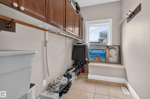 3006 Montrose Boulevard, Beaumont, AB - Indoor