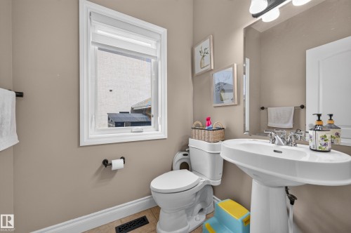 3006 Montrose Boulevard, Beaumont, AB - Indoor Photo Showing Bathroom
