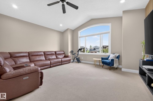 3006 Montrose Boulevard, Beaumont, AB - Indoor