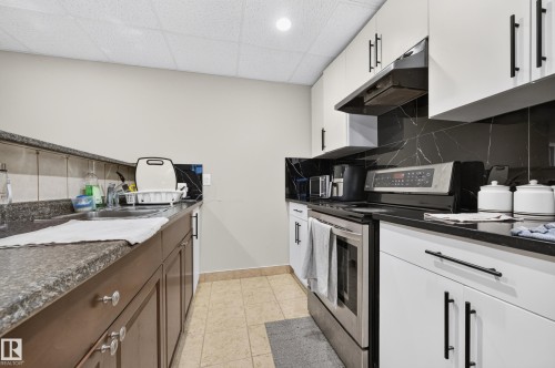 3006 Montrose Boulevard, Beaumont, AB - Indoor Photo Showing Kitchen
