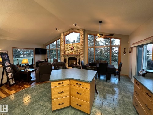 27519 79 Avenue, Stony Plain, AB - Indoor With Fireplace