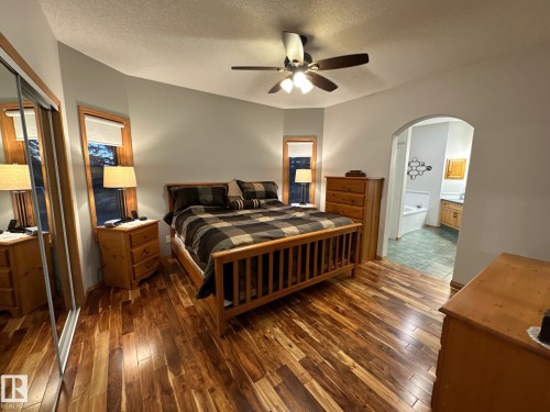 27519 79 Avenue, Stony Plain, AB - Indoor Photo Showing Bedroom