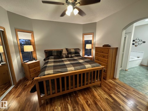 27519 79 Avenue, Stony Plain, AB - Indoor Photo Showing Bedroom