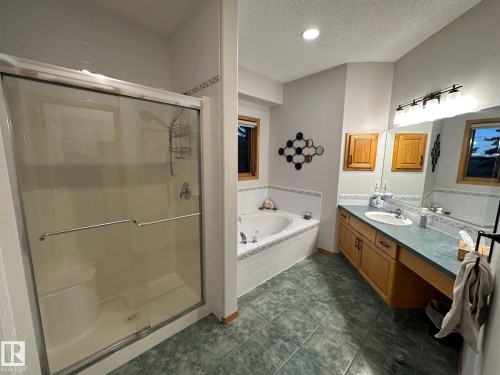 27519 79 Avenue, Stony Plain, AB - Indoor Photo Showing Bathroom