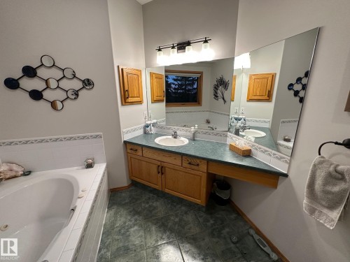27519 79 Avenue, Stony Plain, AB - Indoor Photo Showing Bathroom