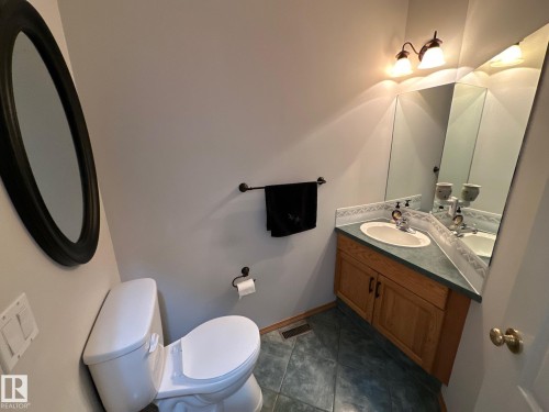 27519 79 Avenue, Stony Plain, AB - Indoor Photo Showing Bathroom