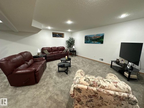 27519 79 Avenue, Stony Plain, AB - Indoor Photo Showing Other Room