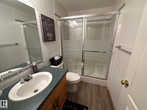 27519 79 Avenue, Stony Plain, AB - Indoor Photo Showing Bathroom