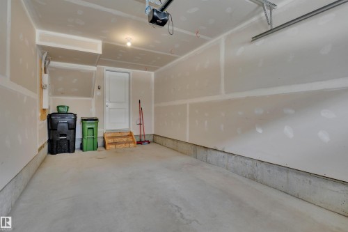 #19 1110 Daniels Link Li Sw, Edmonton, AB - Indoor Photo Showing Garage