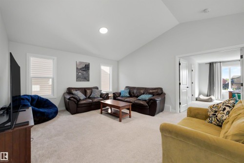 61 Penn Place, Spruce Grove, AB - Indoor Photo Showing Living Room