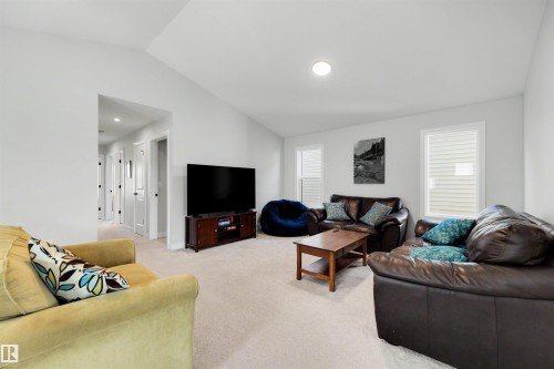 61 Penn Place, Spruce Grove, AB - Indoor Photo Showing Living Room