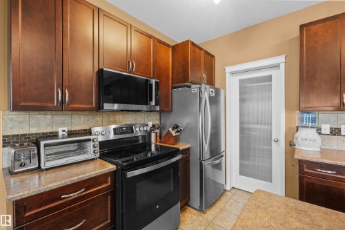 407 Brintnell Boulevard Nw, Edmonton, AB - Indoor Photo Showing Kitchen