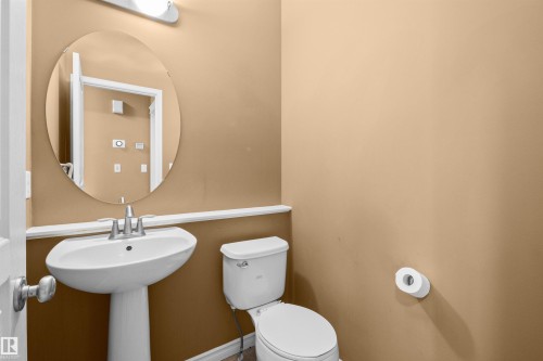 407 Brintnell Boulevard Nw, Edmonton, AB - Indoor Photo Showing Bathroom
