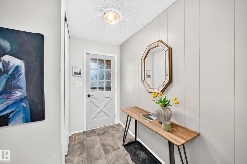 3516 117A Street Nw, Edmonton, AB - Indoor Photo Showing Other Room