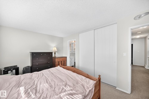 3516 117A Street Nw, Edmonton, AB - Indoor Photo Showing Bedroom