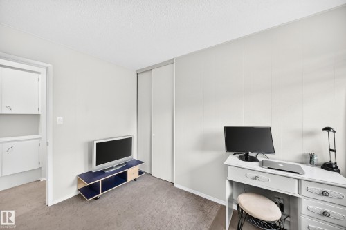 3516 117A Street Nw, Edmonton, AB - Indoor