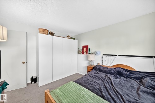 3516 117A Street Nw, Edmonton, AB - Indoor Photo Showing Bedroom